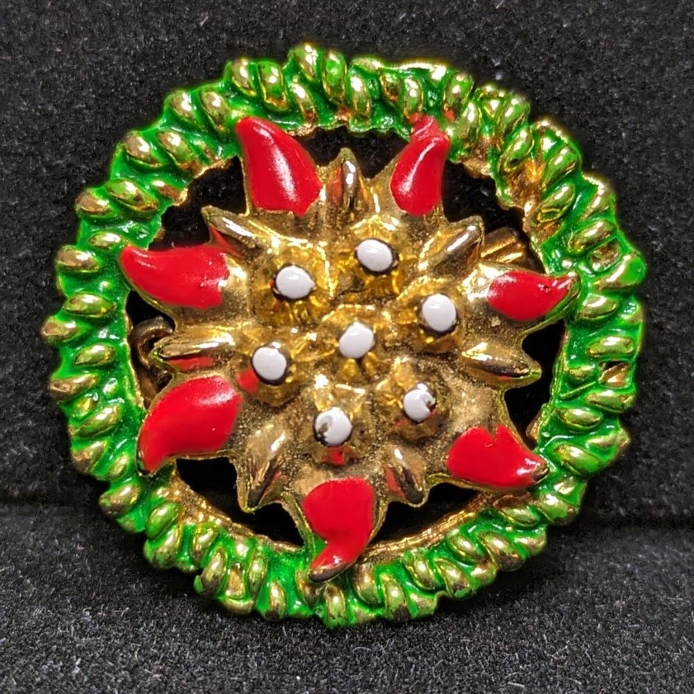 Vintage Wreath Poinsettia Flower Gold Tone Painted Pin Brooch Signed Taiwan